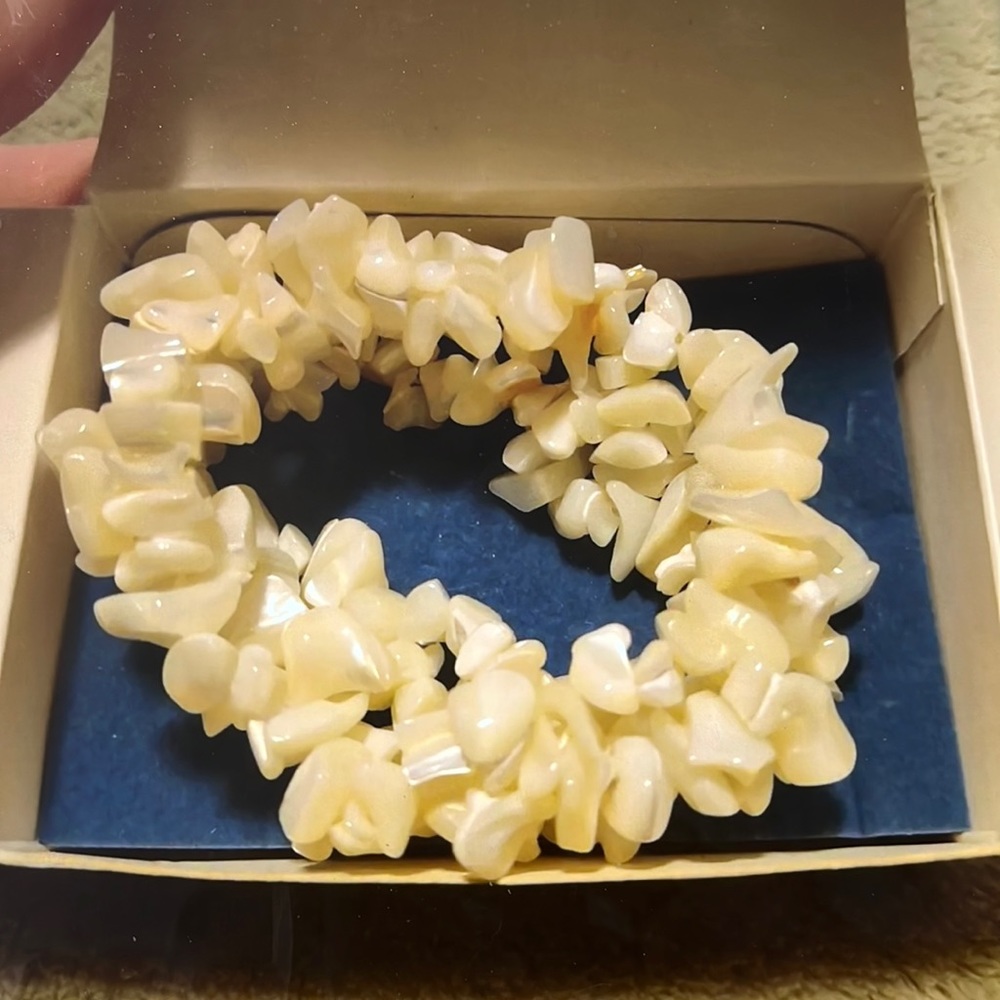 Mother of Pearl Stretch Bracelet